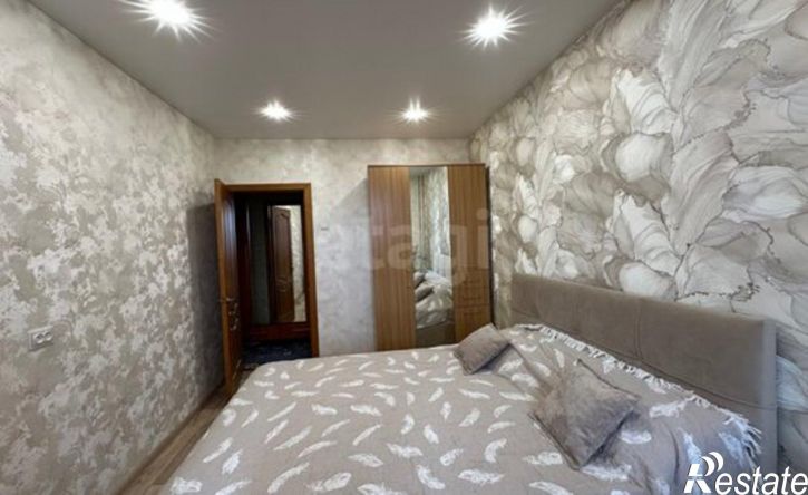 3-комн квартира улица 232-й Стрелковой Дивизии, 31,  д. 31