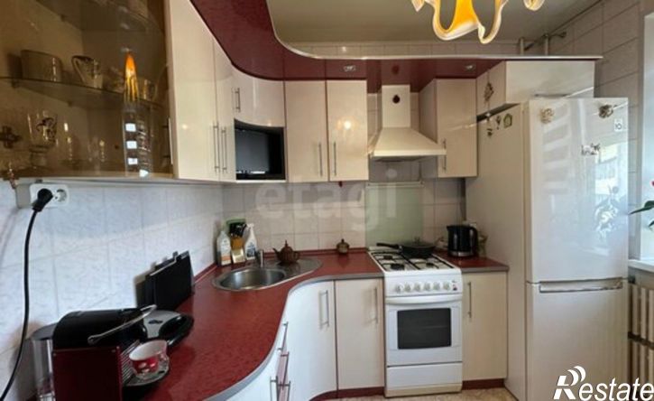 3-комн квартира улица 232-й Стрелковой Дивизии, 31,  д. 31