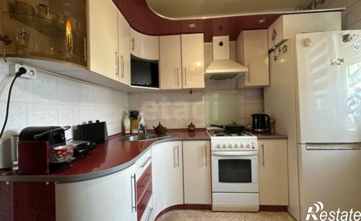 3-комн квартира улица 232-й Стрелковой Дивизии, 31,  д. 31