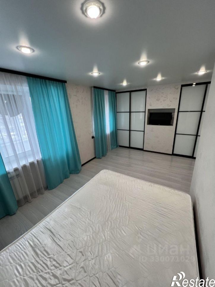 2-комн квартира улица Героев Сибиряков, 67А,  д. 67А