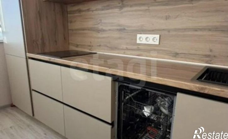 2-комн квартира ул 45 стрелковой дивизии, 64/2 1,  д. 64/2 1,  к. 1