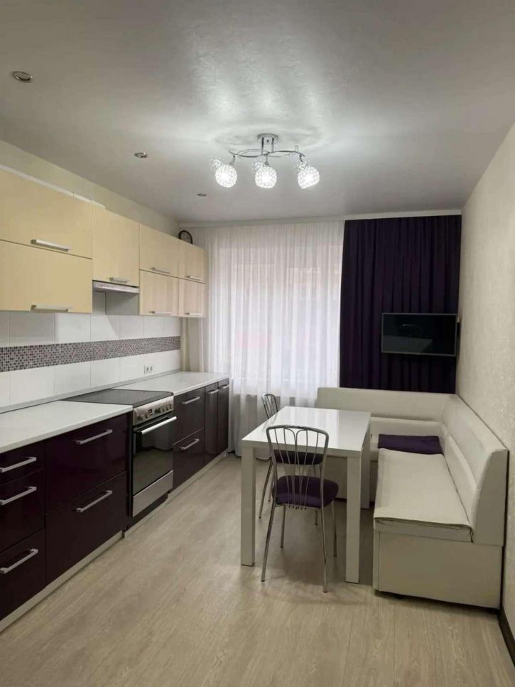 2-комн квартира 45 Стрелковой Дивизии улица, 275/2