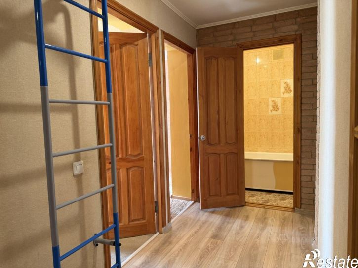 3-комн квартира улица Урывского, 3,  д. 3