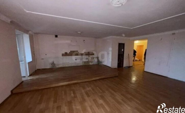 4-комн квартира улица Старых Большевиков, 92А,  д. 92А