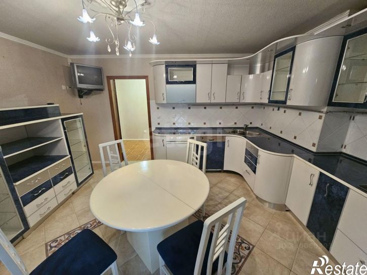 2-комн квартира б-р Победы, 43,  д. 43