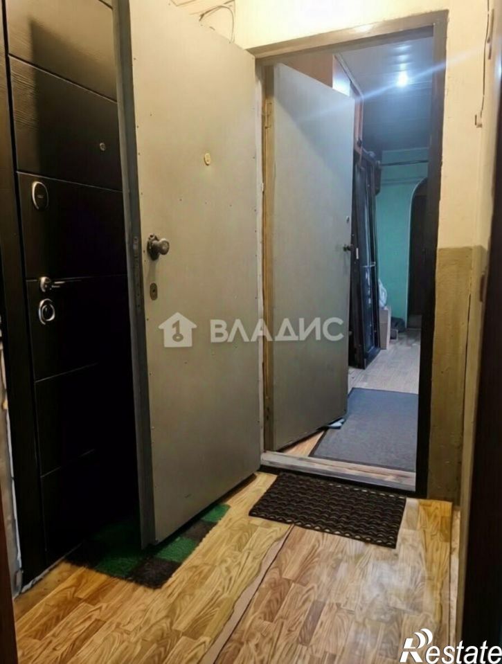 3-комн квартира улица 232-й Стрелковой Дивизии, 15,  д. 15
