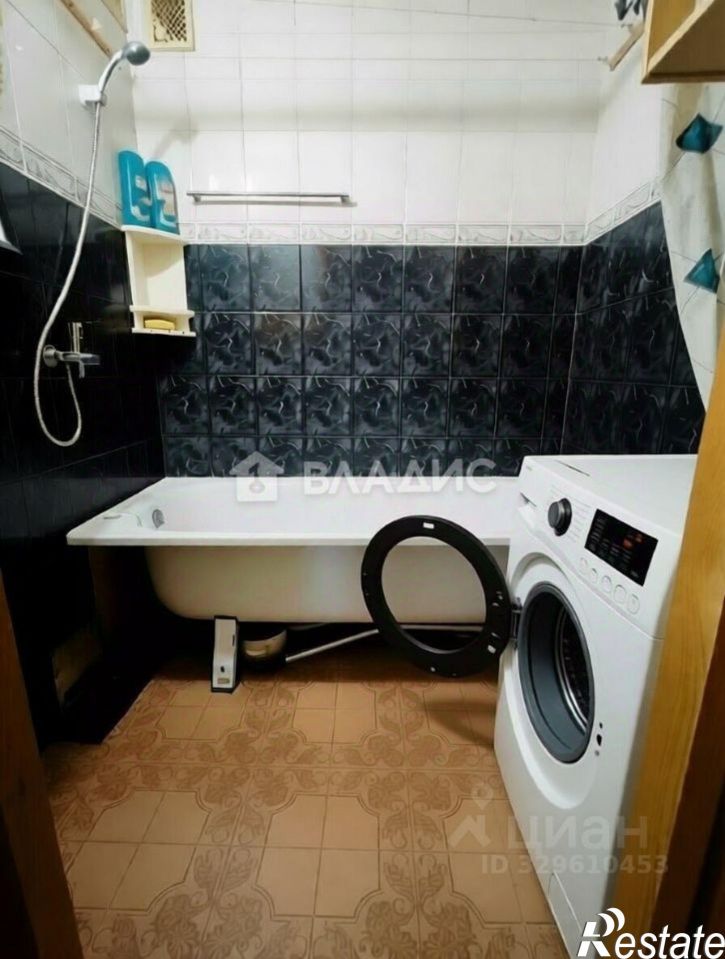 3-комн квартира улица 232-й Стрелковой Дивизии, 15,  д. 15