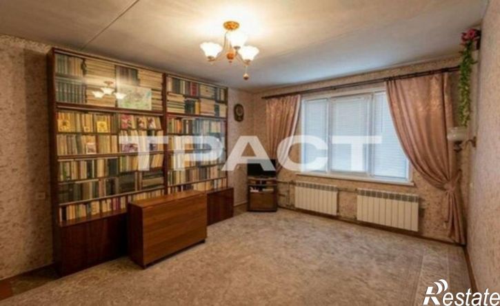 3-комн квартира ул Старых Большевиков, 90,  д. 90