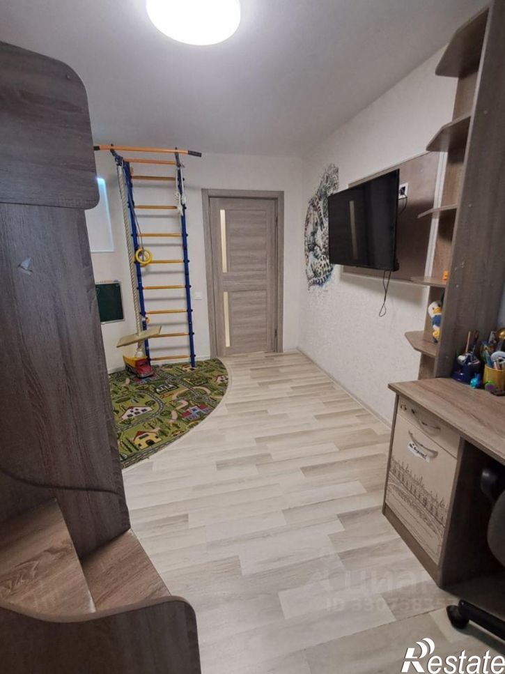 2-комн квартира ул Старых Большевиков, 90,  д. 90