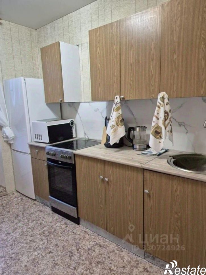 2-комн квартира улица Артамонова, 38В,  д. 38В