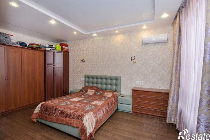 4-комн квартира улица Карла Маркса, 67/2,  д. 67/2