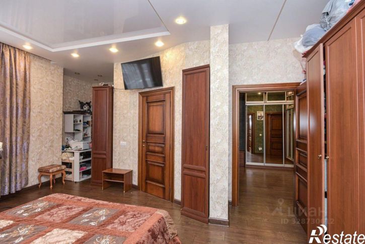 4-комн квартира улица Карла Маркса, 67/2,  д. 67/2
