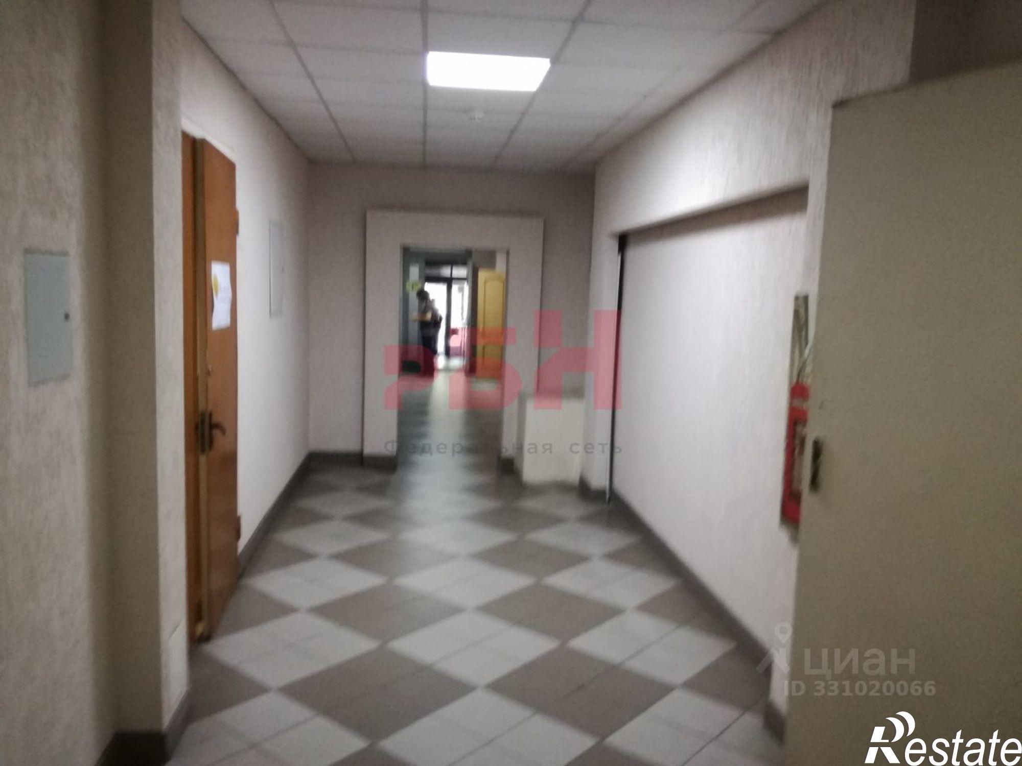 Сдать офис, помещение под офис за 28 800 рублей на пр-кт Революции, 1