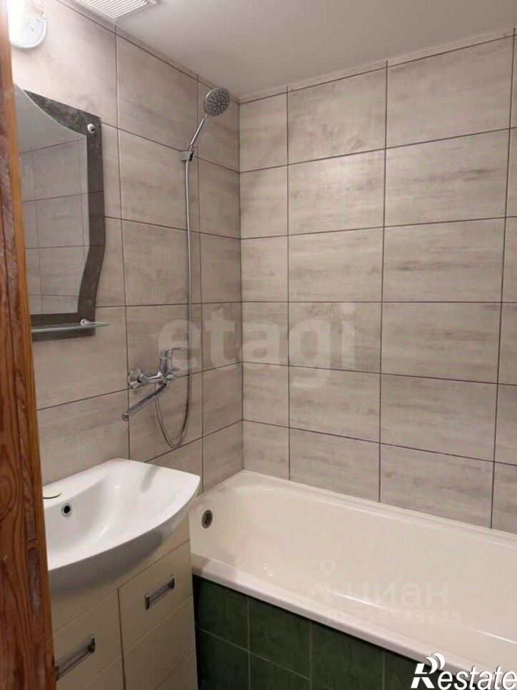 2-комн квартира б-р Победы, 1,  д. 1