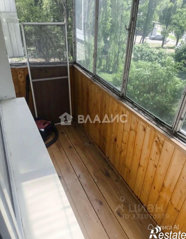 2-комн квартира ул Космонавта Комарова, 13,  д. 13