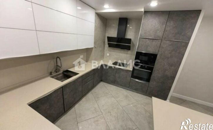 4-комн квартира улица Моисеева, 10,  д. 10