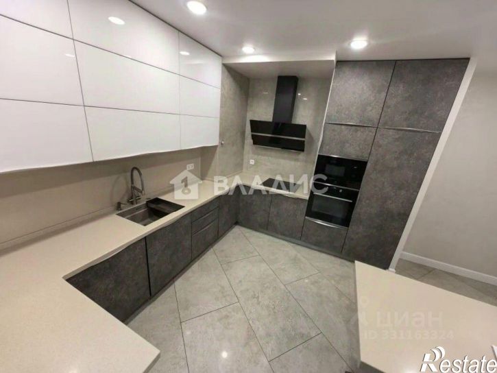 4-комн квартира ул Моисеева, 10,  д. 10