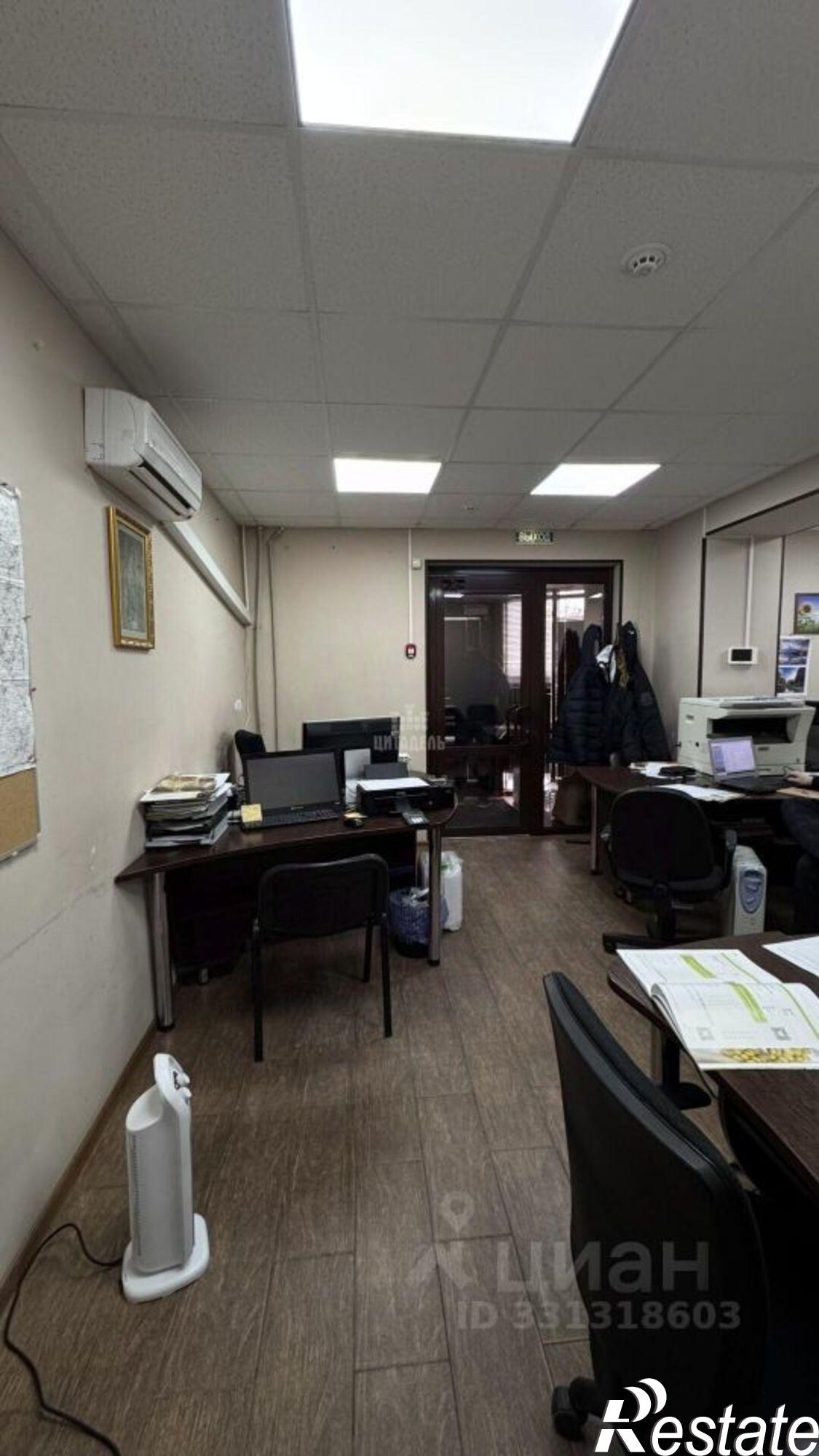 Купить офис, помещение под офис за 12 900 100 рублей на улица Моисеева, 15