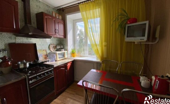 2-комн квартира улица Космонавта Комарова, 13,  д. 13