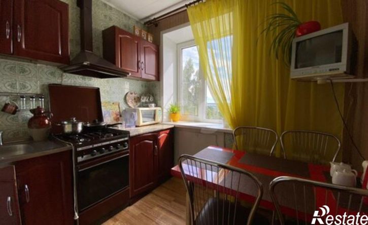2-комн квартира улица Космонавта Комарова, 13,  д. 13