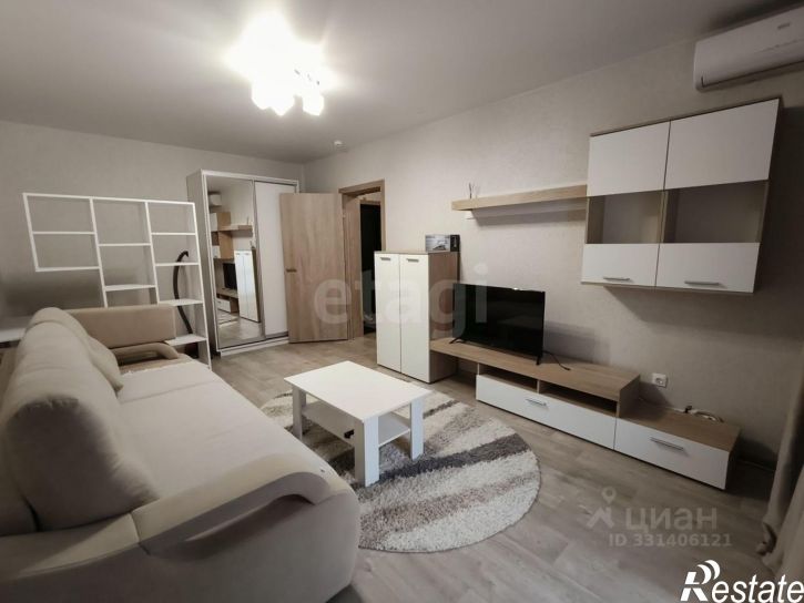 2-комн квартира ул 45 стрелковой дивизии, 251,  д. 251