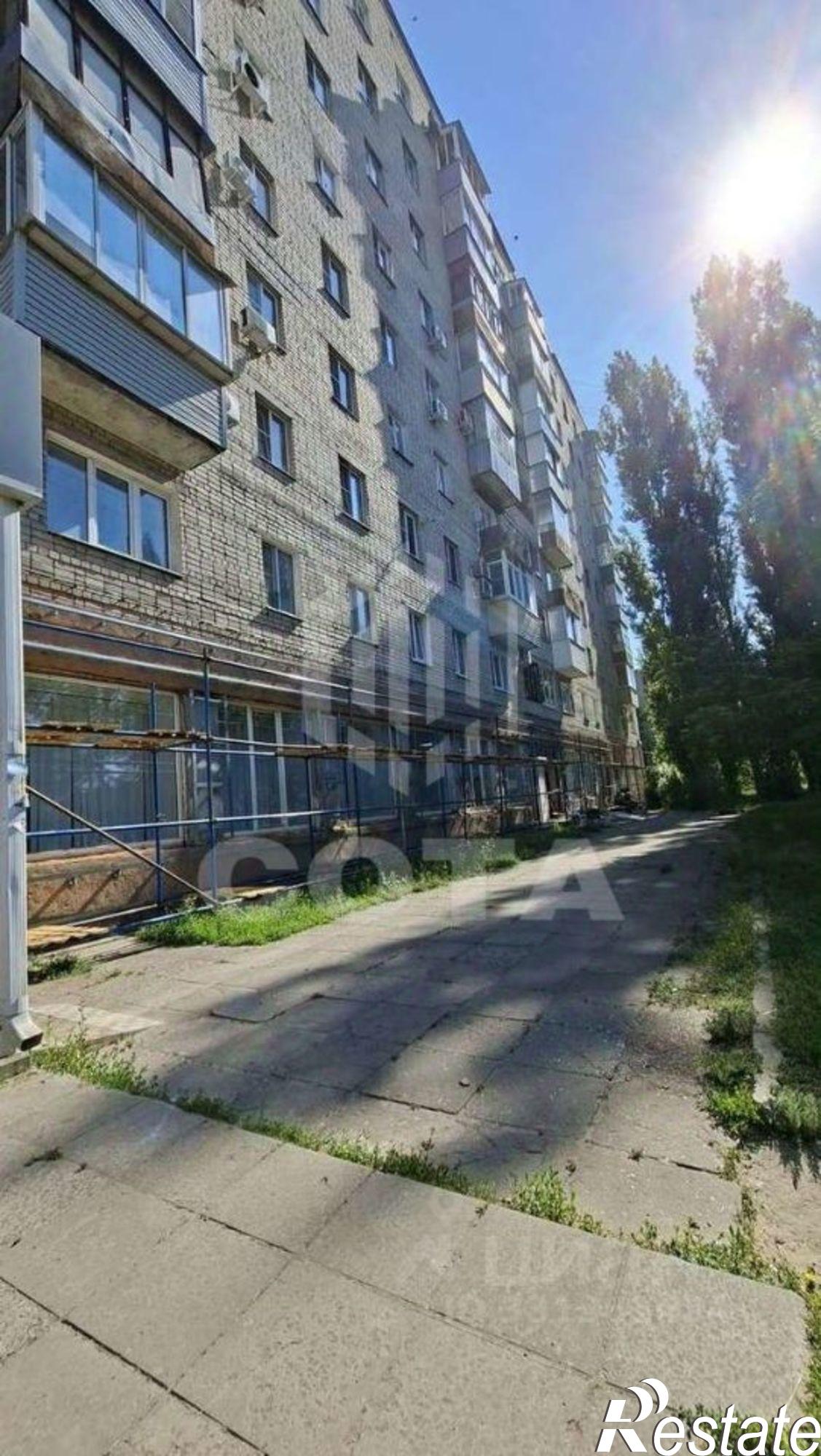 Сдать торговое помещение за 715 рублей на проспект Патриотов, 38