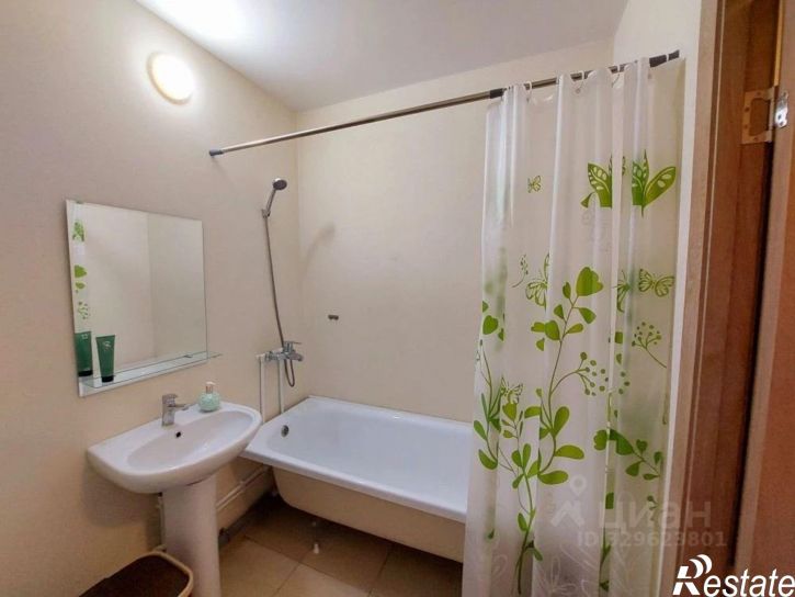 1-комн квартира улица Серафима Саровского, 179 к1,  д. 179 к1