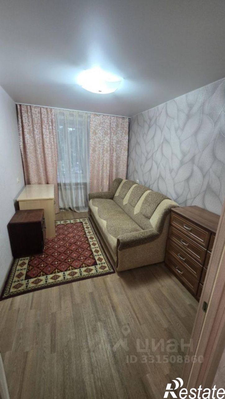 3-комн квартира улица Космонавта Комарова, 13,  д. 13