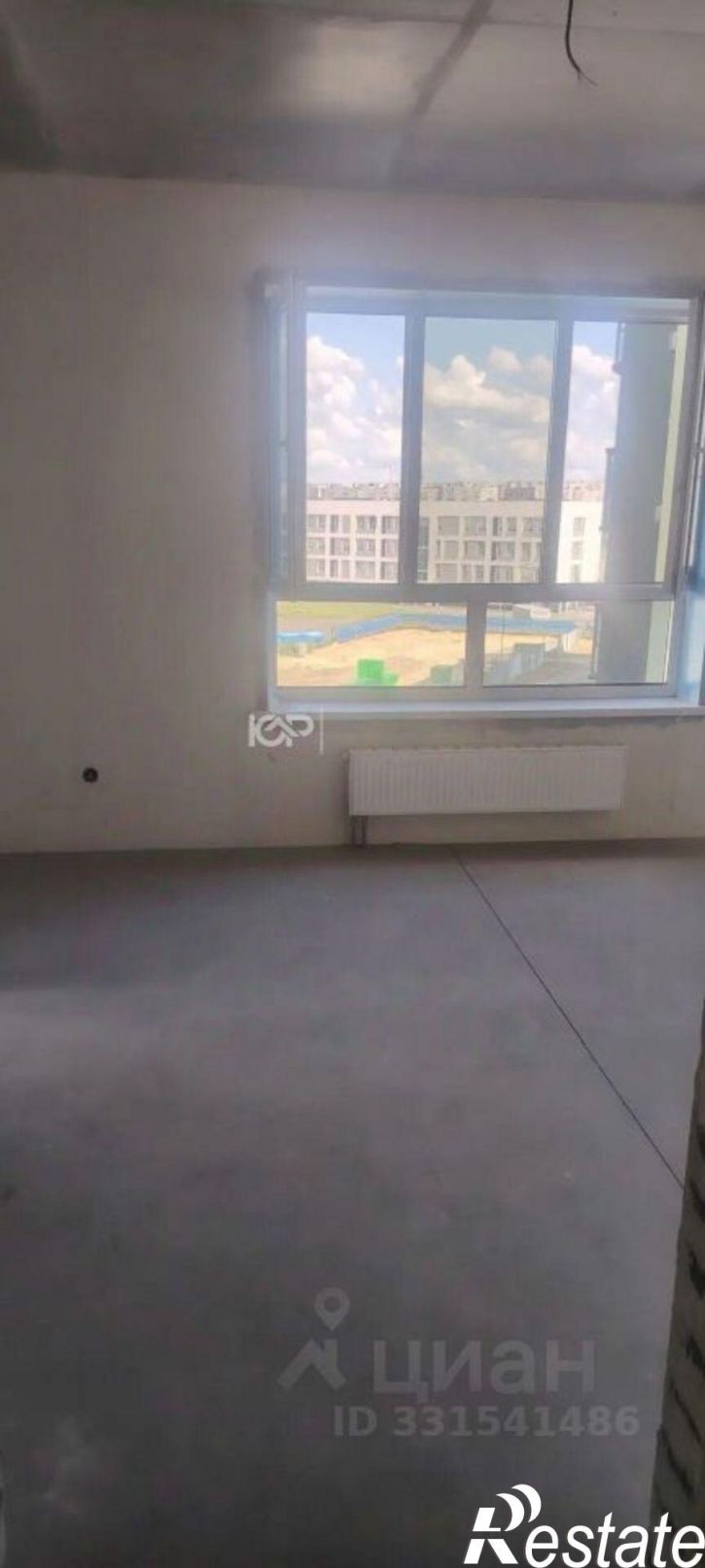 1-комн квартира б-р Содружества, 1,  д. 1