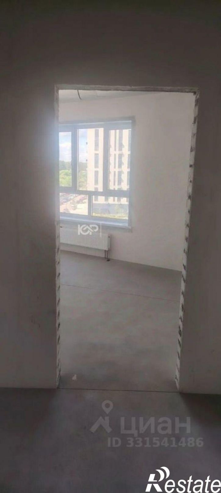 1-комн квартира б-р Содружества, 1,  д. 1
