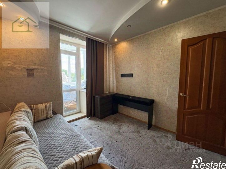 3-комн квартира улица Лётчика Колесниченко, 23,  д. 23