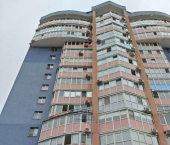 2-комн, 65кв м, этаж 6/17 б-р Победы, 42