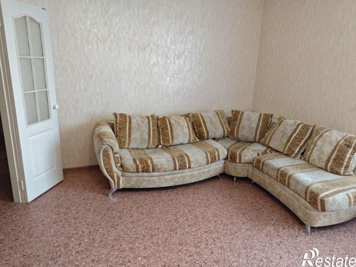 2-комн квартира ул 45 стрелковой дивизии, 108,  д. 108