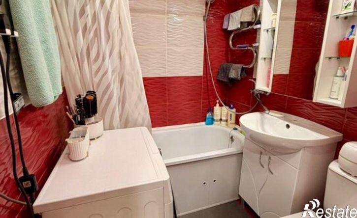 3-комн квартира ул Героев Стратосферы, 22б,  д. 22б