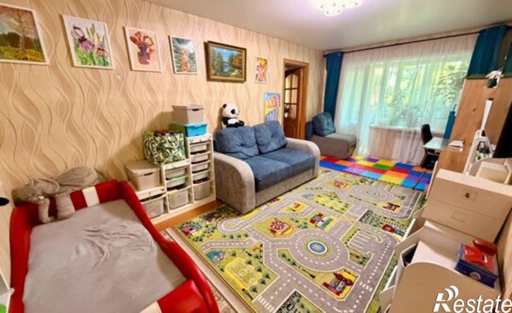 3-комн квартира ул Героев Стратосферы, 22б,  д. 22б