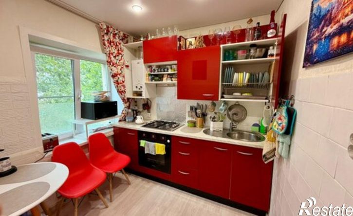 3-комн квартира ул Героев Стратосферы, 22б,  д. 22б