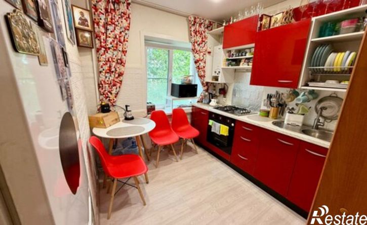3-комн квартира ул Героев Стратосферы, 22б,  д. 22б