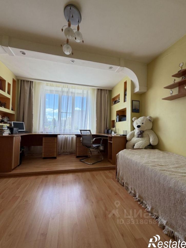 3-комн квартира ул Летчика Колесниченко, 23,  д. 23