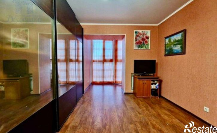 3-комн квартира ул Летчика Замкина, 48,  д. 48