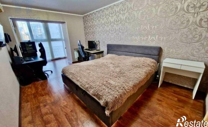 3-комн квартира ул Летчика Замкина, 48,  д. 48