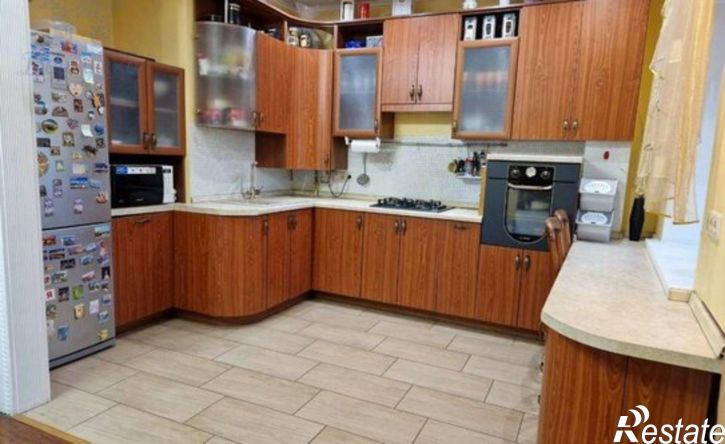 3-комн квартира ул Летчика Замкина, 48,  д. 48