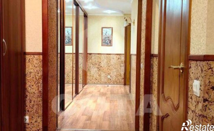 3-комн квартира б-р Победы, 49,  д. 49
