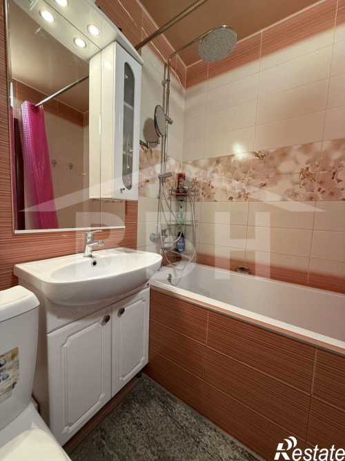Продажа 2-комн квартиры Олимпийский б-р, 12