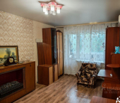 2-комн, 48кв м, этаж 3/5 пр-кт Патриотов, 40