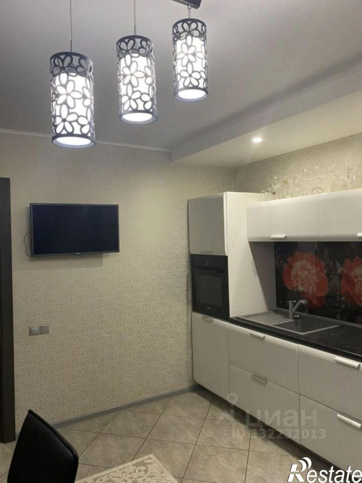 3-комн квартира ул 45 стрелковой дивизии, 226,  д. 226