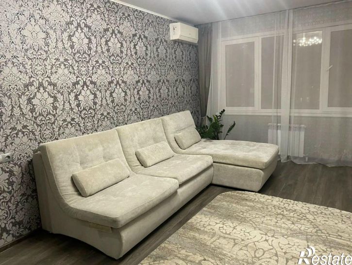 3-комн квартира ул 45 стрелковой дивизии, 226,  д. 226