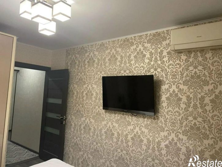 3-комн квартира ул 45 стрелковой дивизии, 226,  д. 226