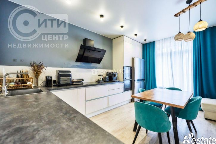 3-комн квартира наб Максима Горького, 49б,  д. 49б