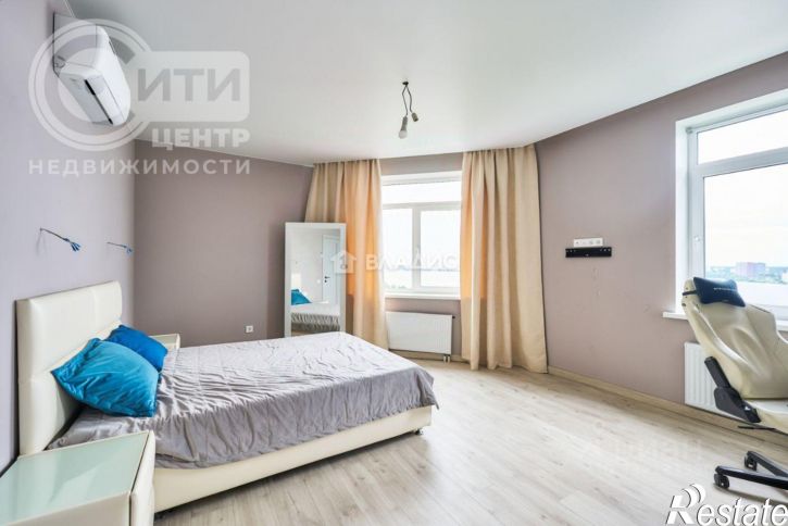 3-комн квартира наб Максима Горького, 49б,  д. 49б