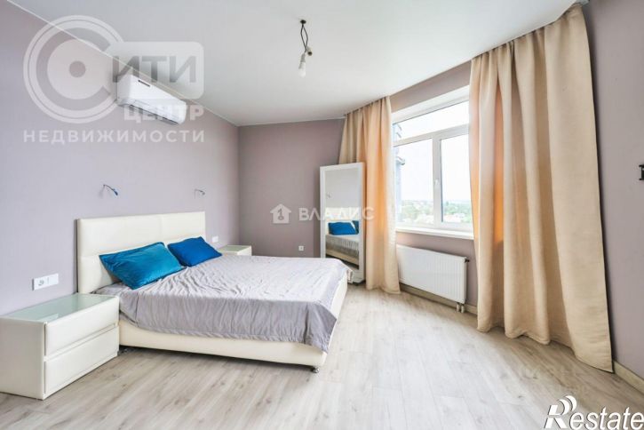 3-комн квартира наб Максима Горького, 49б,  д. 49б